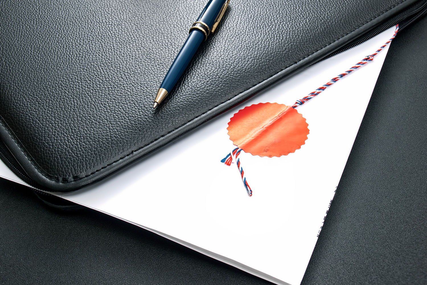 трудовое право Защита ваших трудовых прав: от конфликта на работе — к справедливому решению